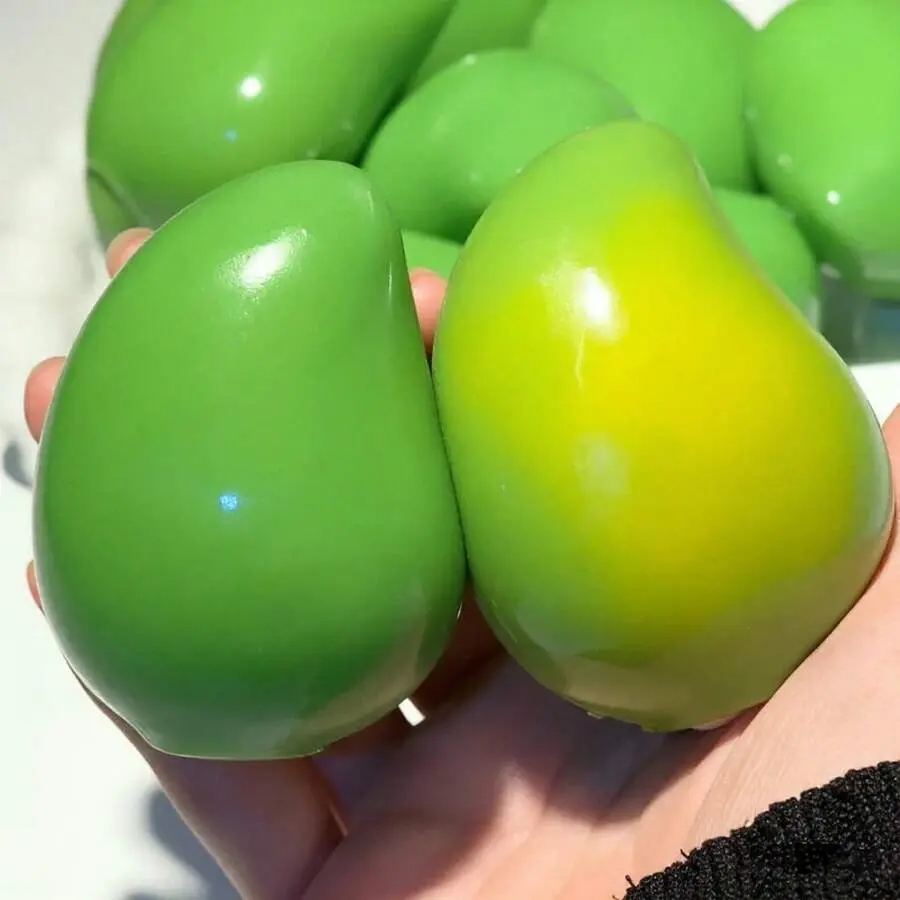 Color Changing Mango Squishy – Heat-Activated ASMR Stress Ball with Crunchy Bead Filling