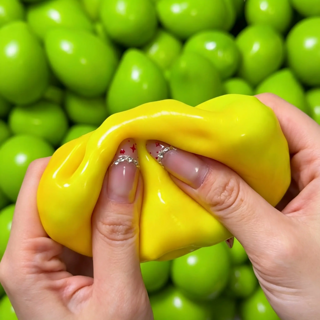 Color Changing Mango Squishy – Heat-Activated ASMR Stress Ball with Crunchy Bead Filling